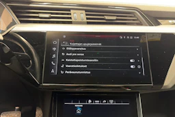 met. musta Audi Q8 e-tron 2024 kuva 29.