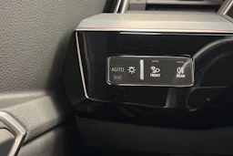 met. musta Audi Q8 e-tron 2024 kuva 31.