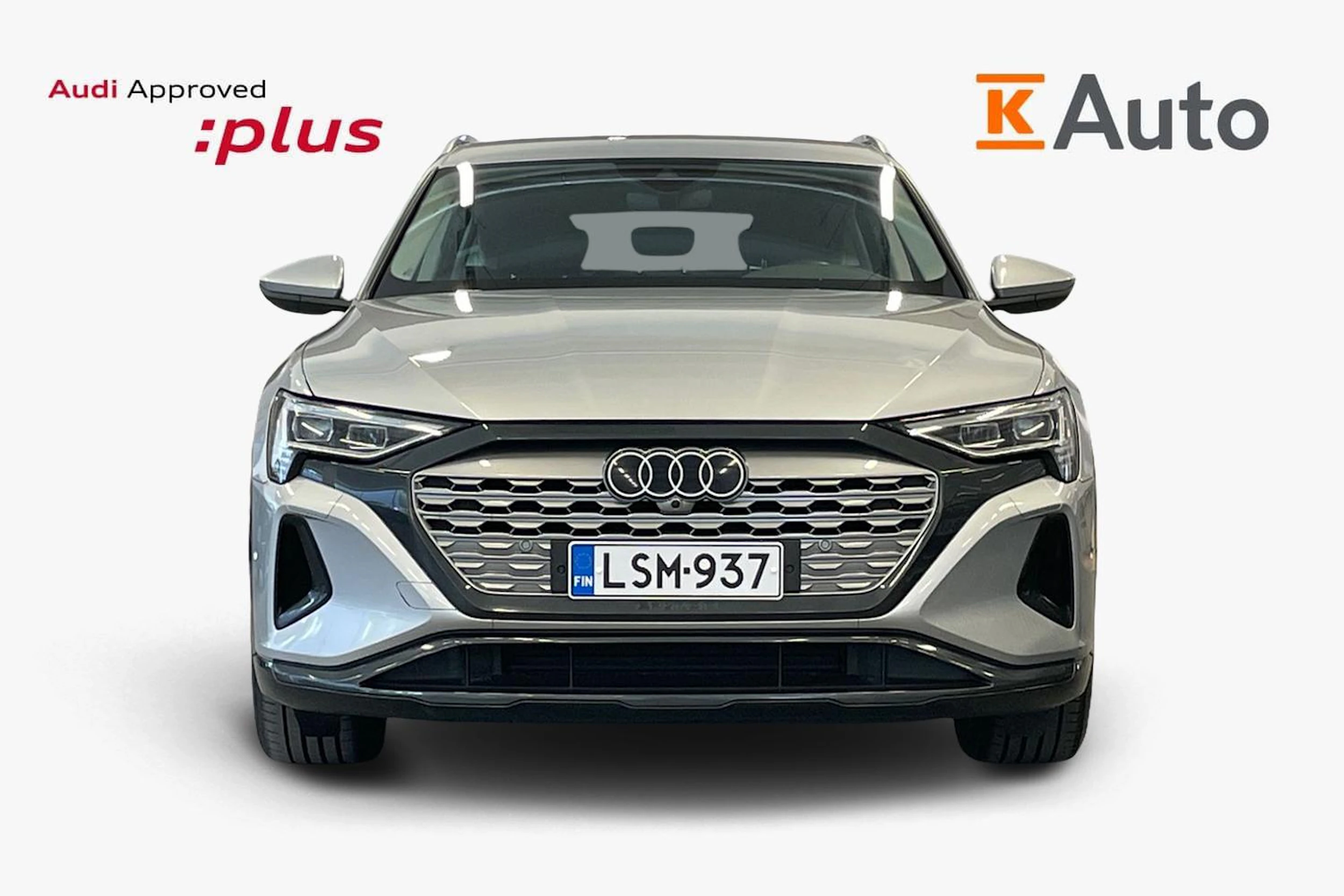 Harmaa Audi Q8 e-tron 2024 kuva 4.