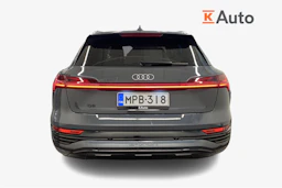 harmaa Audi Q8 e-tron 2024 kuva 3.