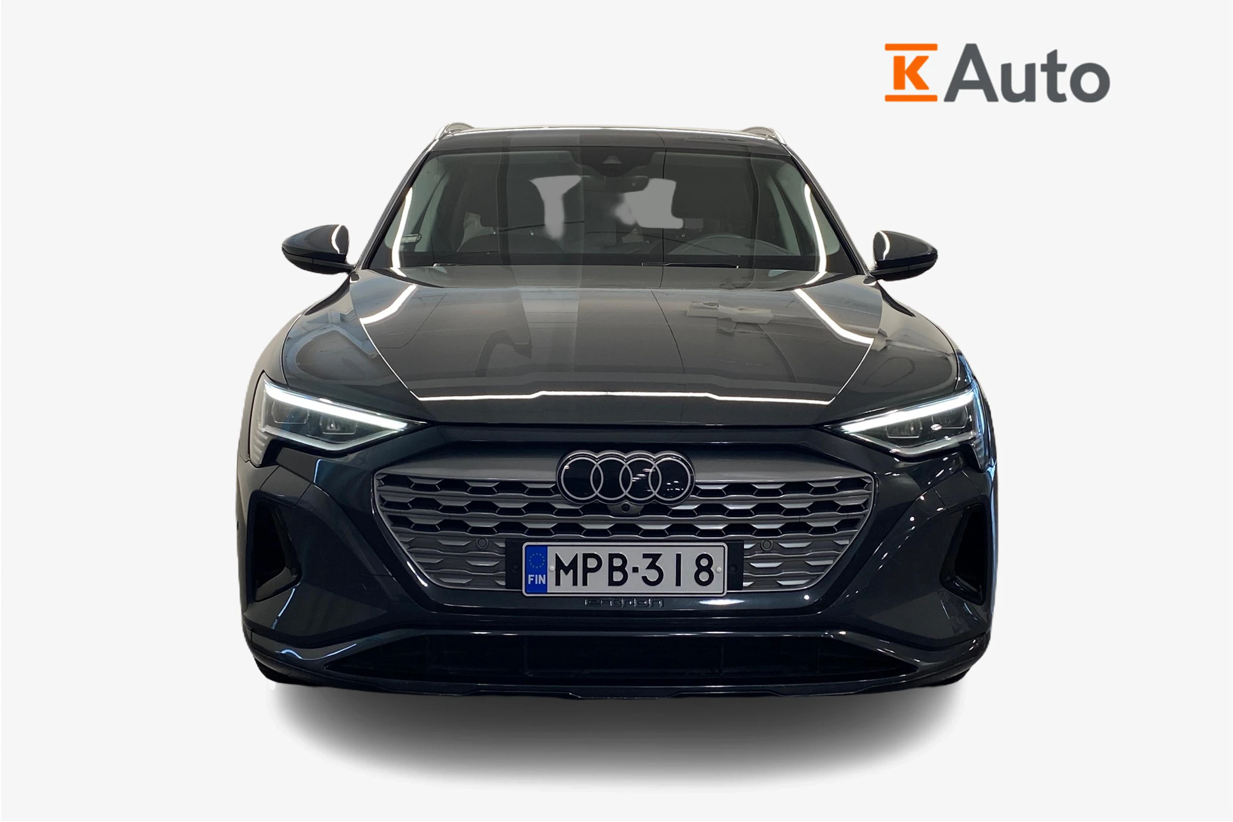 harmaa Audi Q8 e-tron 2024 kuva 4.