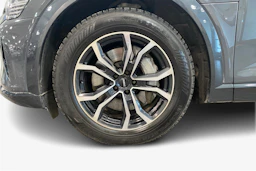 harmaa Audi Q8 e-tron 2024 kuva 9.