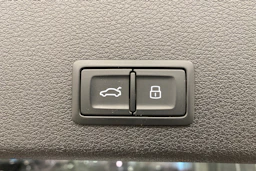 harmaa Audi Q8 e-tron 2024 kuva 17.