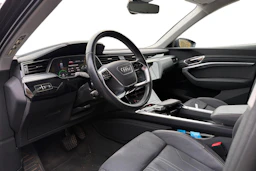 musta Audi Q8 e-tron 2024 kuva 3.