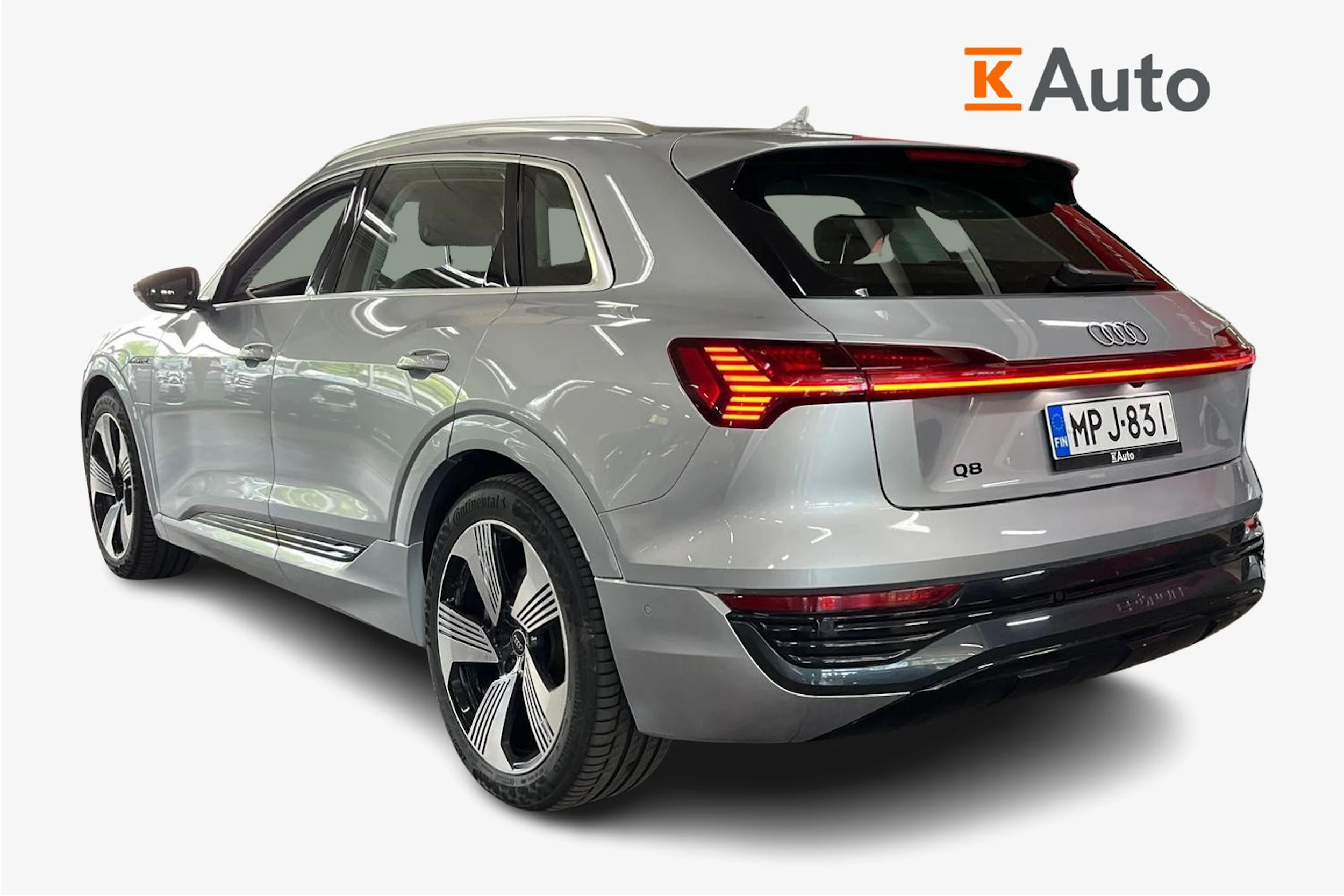 Harmaa Audi Q8 e-tron 2024 kuva 2.
