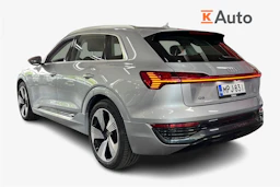 Harmaa Audi Q8 e-tron 2024 kuva 2.