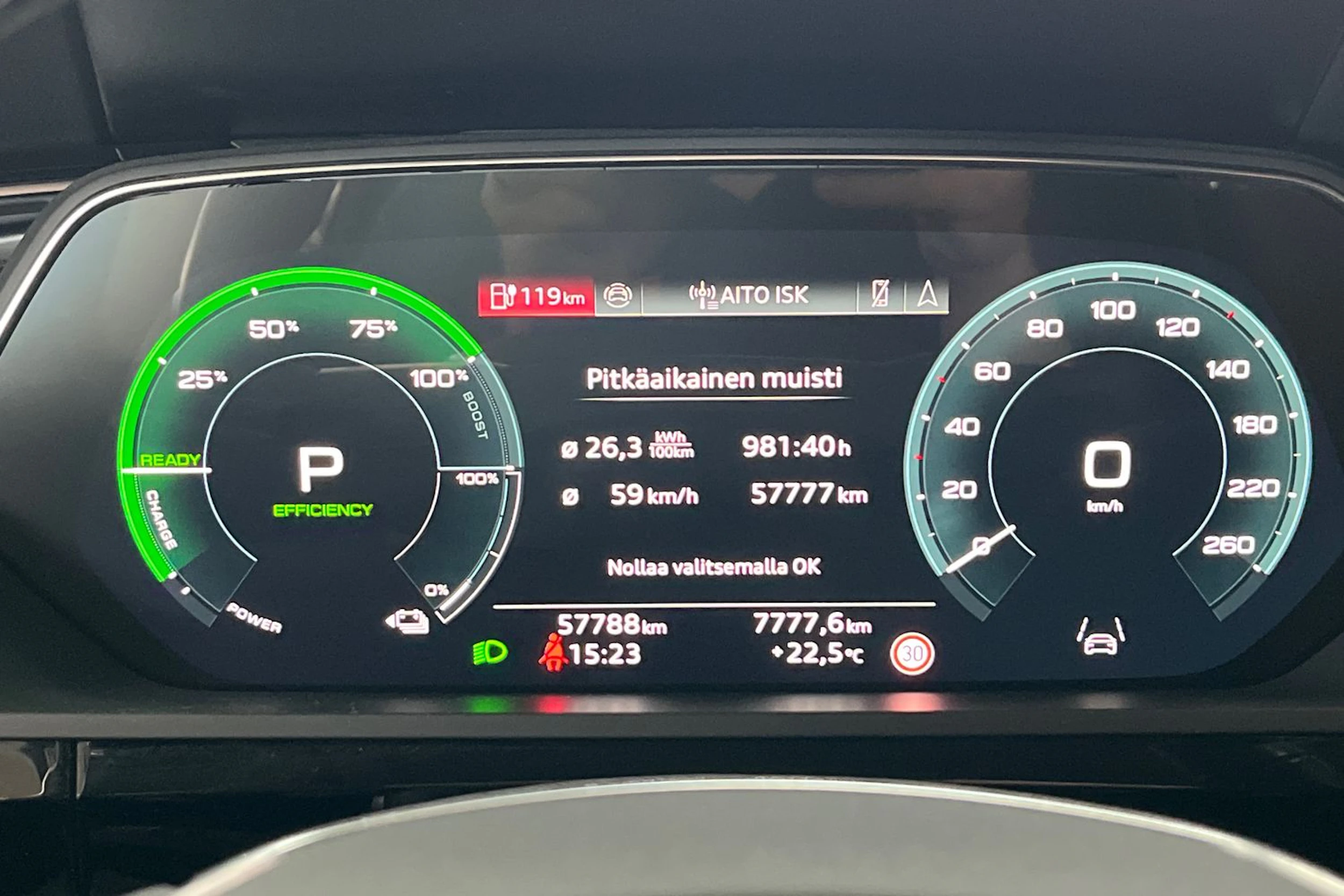 Harmaa Audi Q8 e-tron 2024 kuva 15.