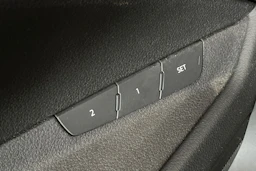 Harmaa Audi Q8 e-tron 2024 kuva 17.