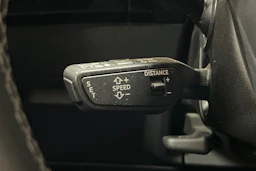 Harmaa Audi Q8 e-tron 2024 kuva 19.