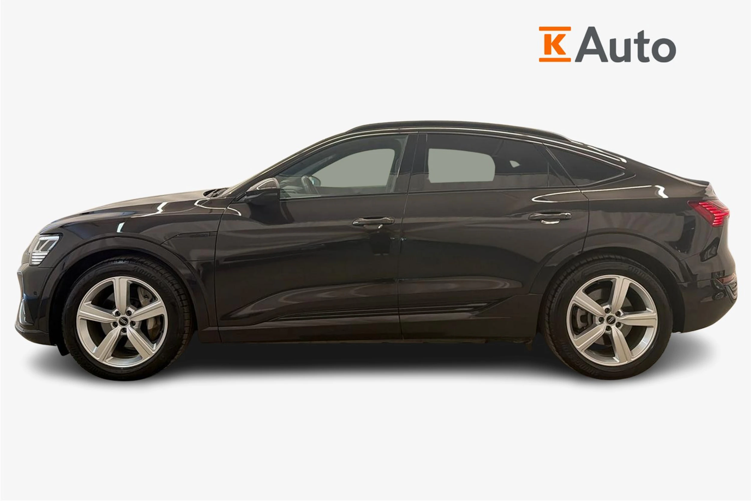 ruskea (beige) Audi Q8 e-tron 2024 kuva 5.