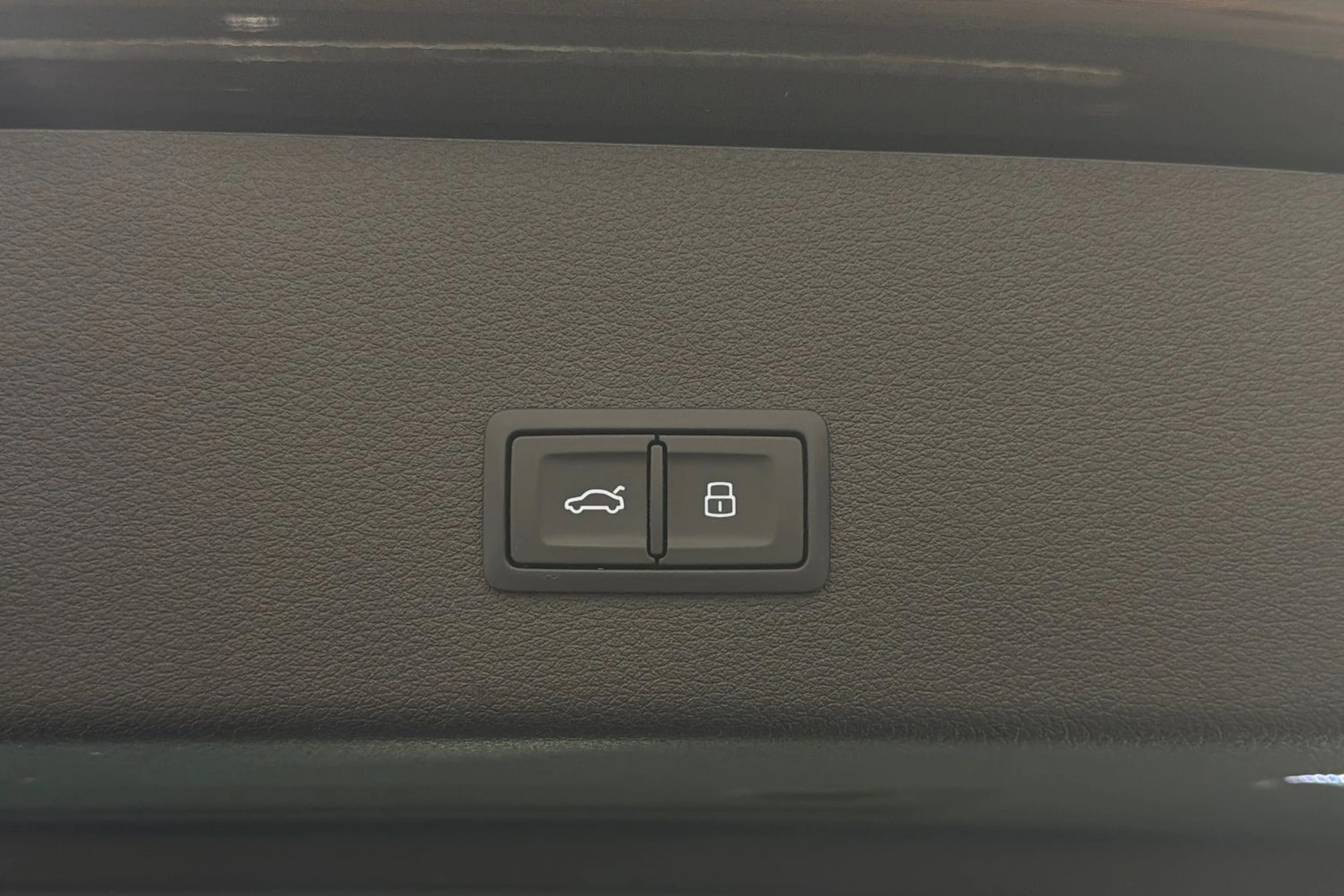ruskea (beige) Audi Q8 e-tron 2024 kuva 14.