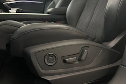 ruskea (beige) Audi Q8 e-tron 2024 kuva 17.