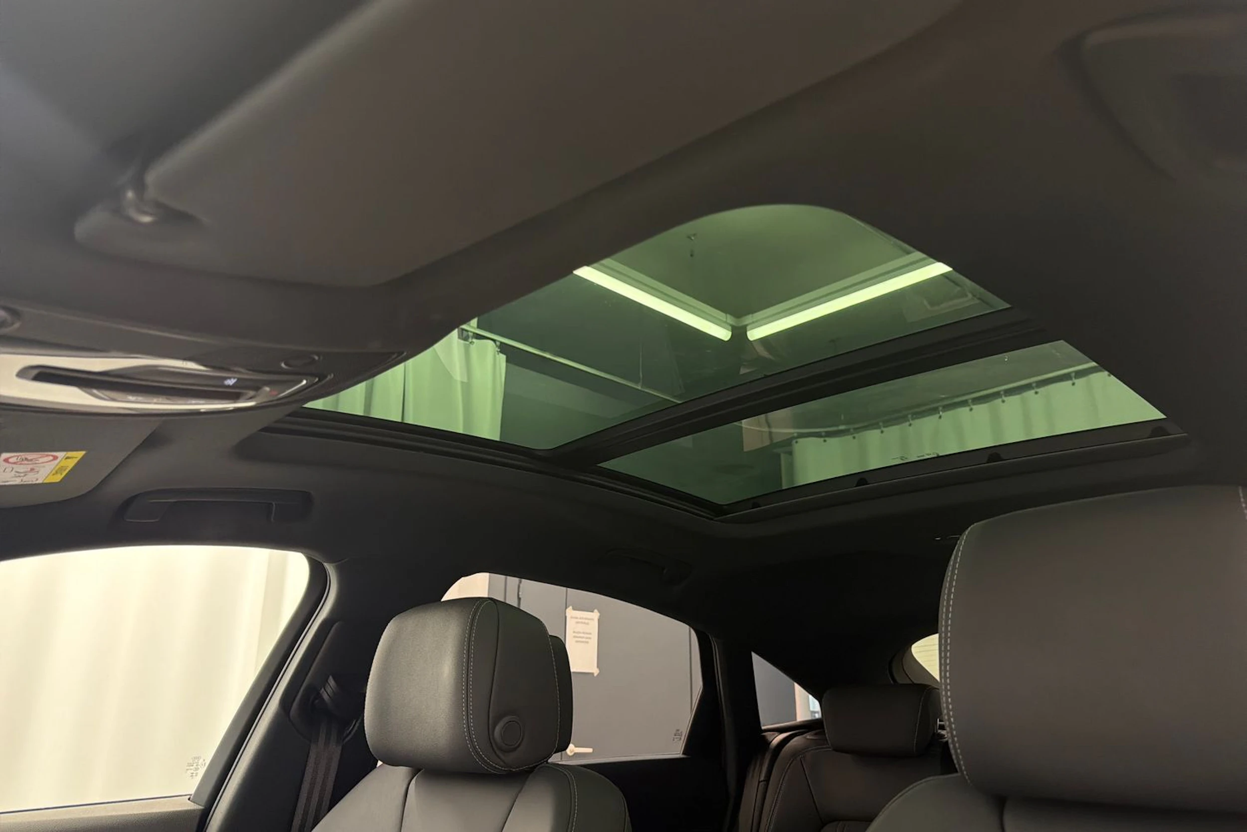 ruskea (beige) Audi Q8 e-tron 2024 kuva 33.