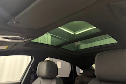 ruskea (beige) Audi Q8 e-tron 2024 kuva 33.