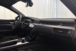 ruskea (beige) Audi Q8 e-tron 2024 kuva 38.