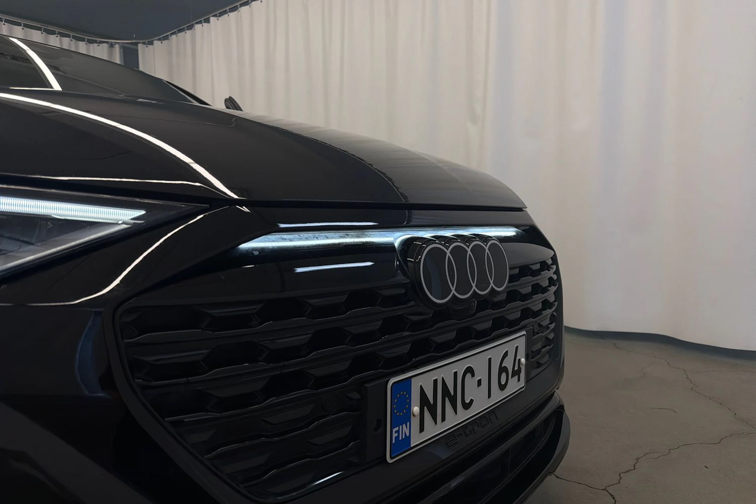 ruskea (beige) Audi Q8 e-tron 2024 kuva 39.
