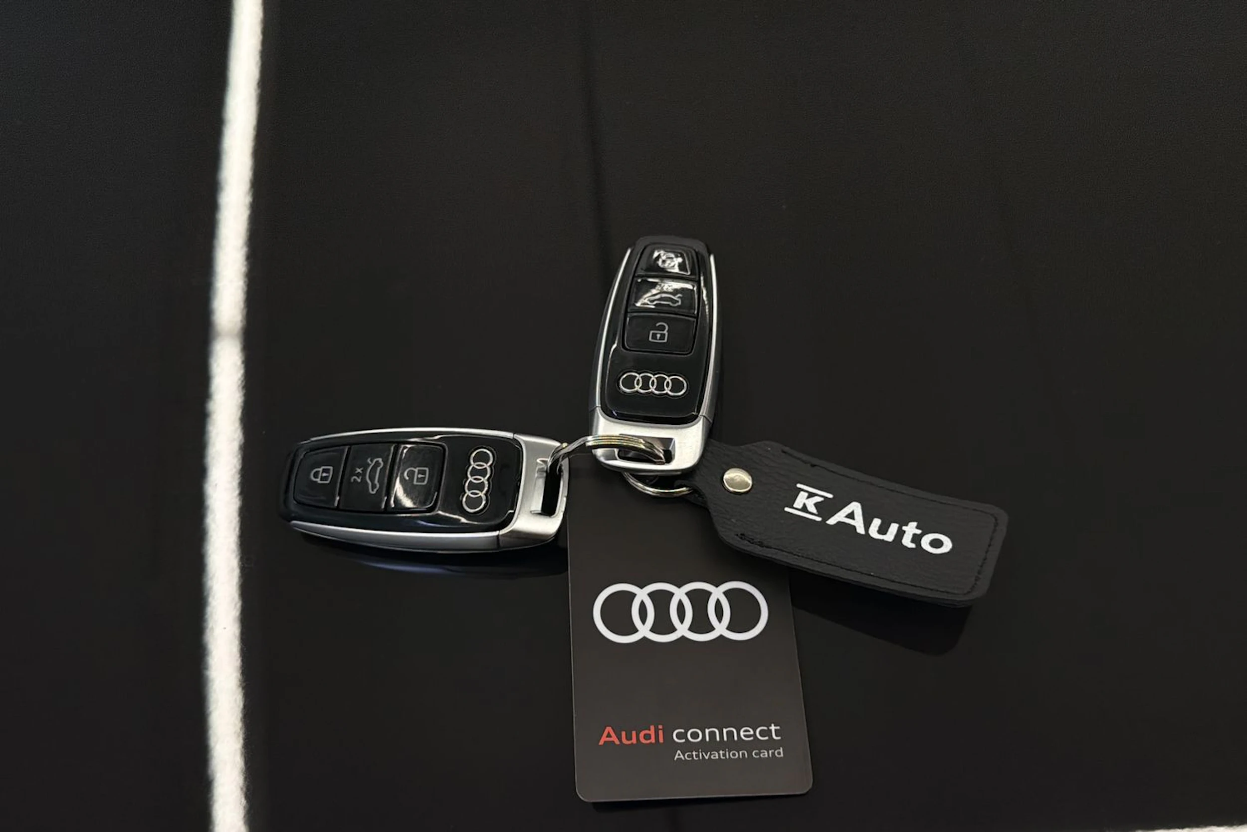 ruskea (beige) Audi Q8 e-tron 2024 kuva 41.