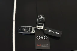 ruskea (beige) Audi Q8 e-tron 2024 kuva 41.