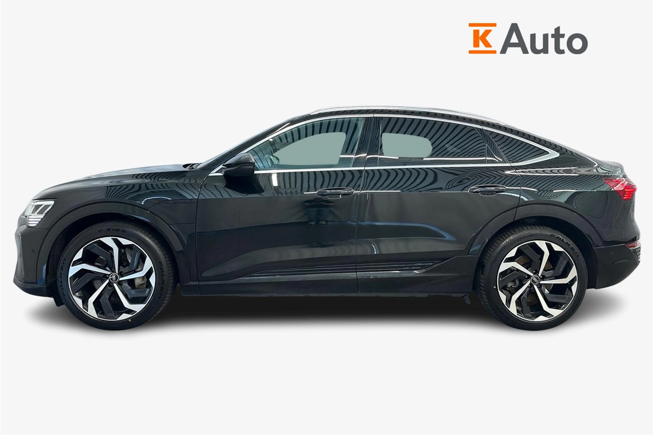 musta Audi Q8 e-tron 2024 kuva 5.