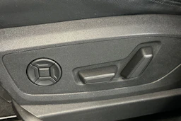 musta Audi Q8 e-tron 2024 kuva 17.