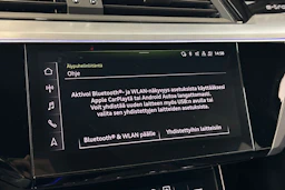 musta Audi Q8 e-tron 2024 kuva 25.