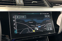 musta Audi Q8 e-tron 2024 kuva 26.