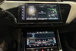harmaa Audi Q8 e-tron 2024 kuva 12.