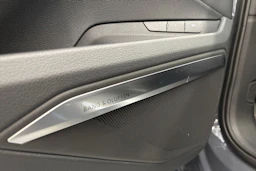 harmaa Audi Q8 e-tron 2024 kuva 14.