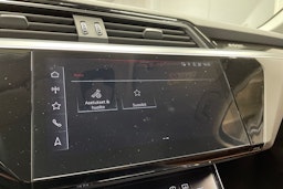Musta Audi Q8 e-tron 2024 kuva 19.