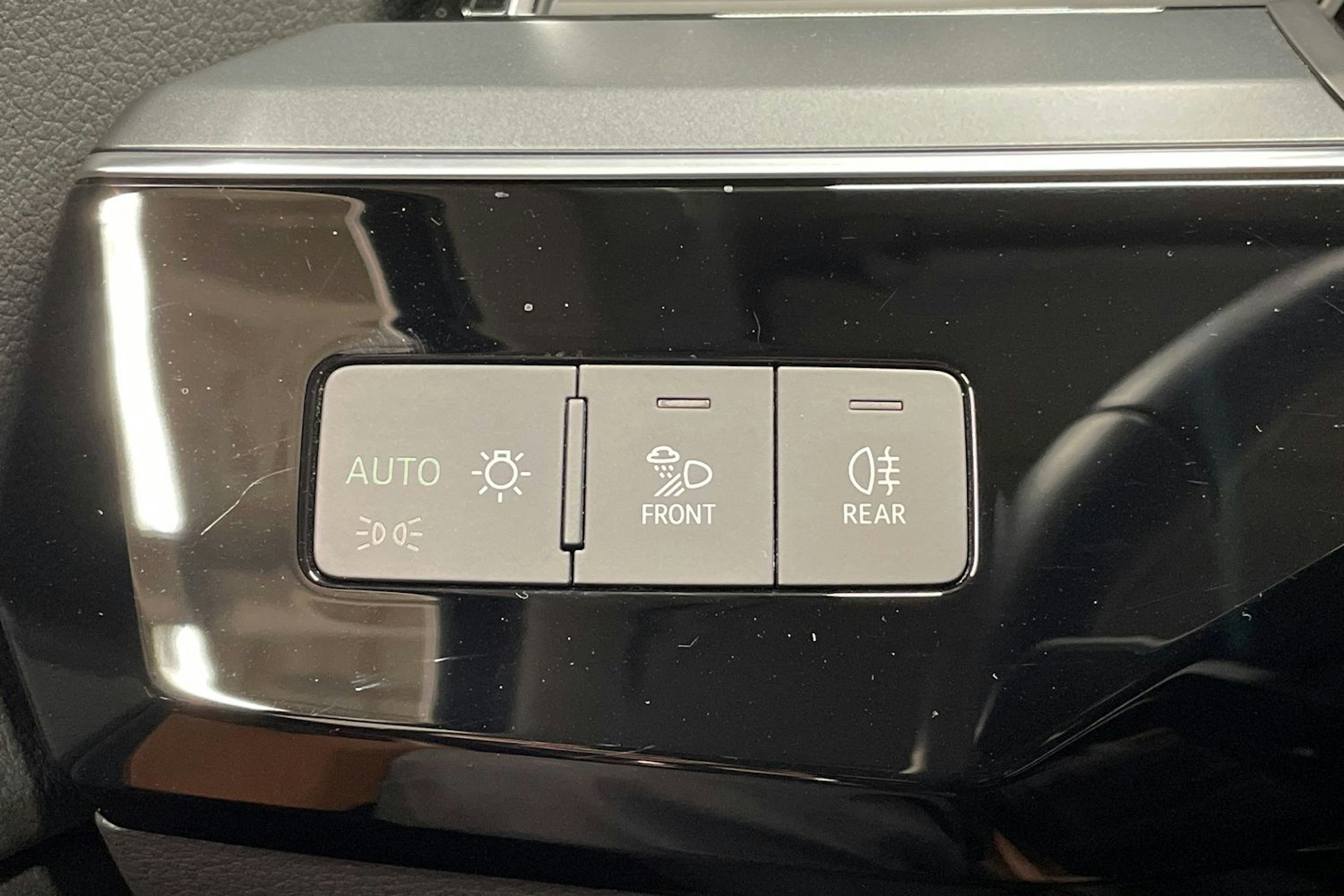 Musta Audi Q8 e-tron 2024 kuva 25.