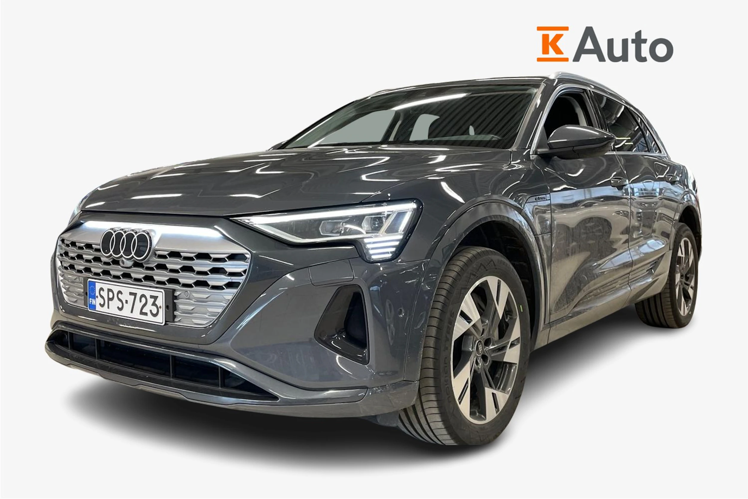 Harmaa Audi Q8 e-tron 2024 kuva 1.