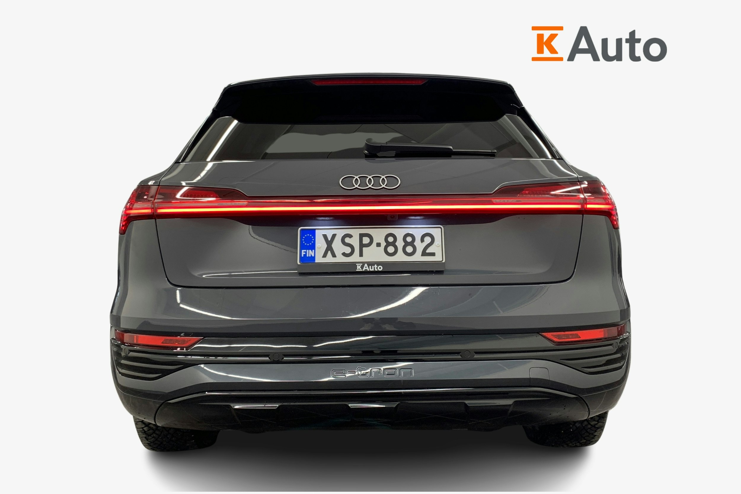 harmaa Audi Q8 e-tron 2024 kuva 3.