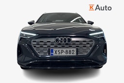 harmaa Audi Q8 e-tron 2024 kuva 4.