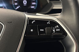 harmaa Audi Q8 e-tron 2024 kuva 24.