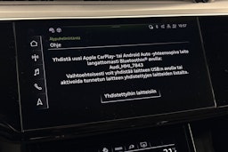 harmaa Audi Q8 e-tron 2024 kuva 28.