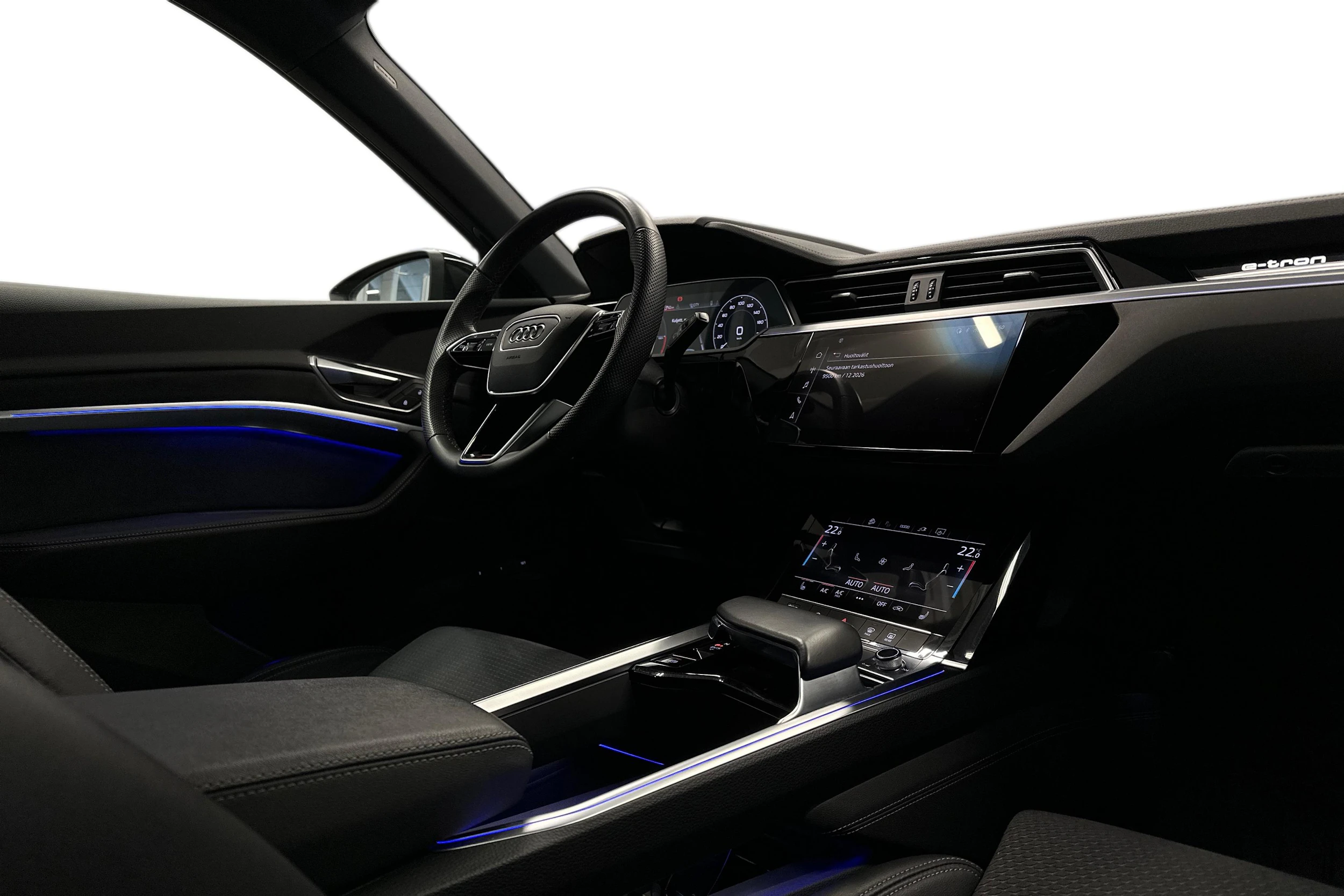 musta Audi Q8 e-tron 2024 kuva 9.