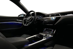 musta Audi Q8 e-tron 2024 kuva 9.