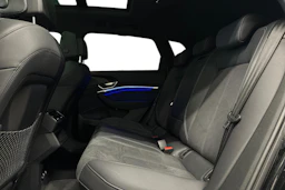 musta Audi Q8 e-tron 2024 kuva 10.