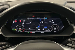 musta Audi Q8 e-tron 2024 kuva 16.