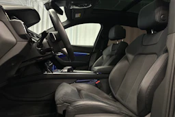 musta Audi Q8 e-tron 2024 kuva 25.