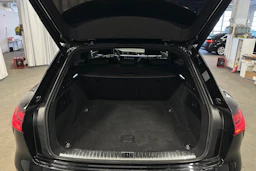 musta Audi Q8 e-tron 2024 kuva 27.