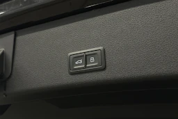 musta Audi Q8 e-tron 2024 kuva 28.