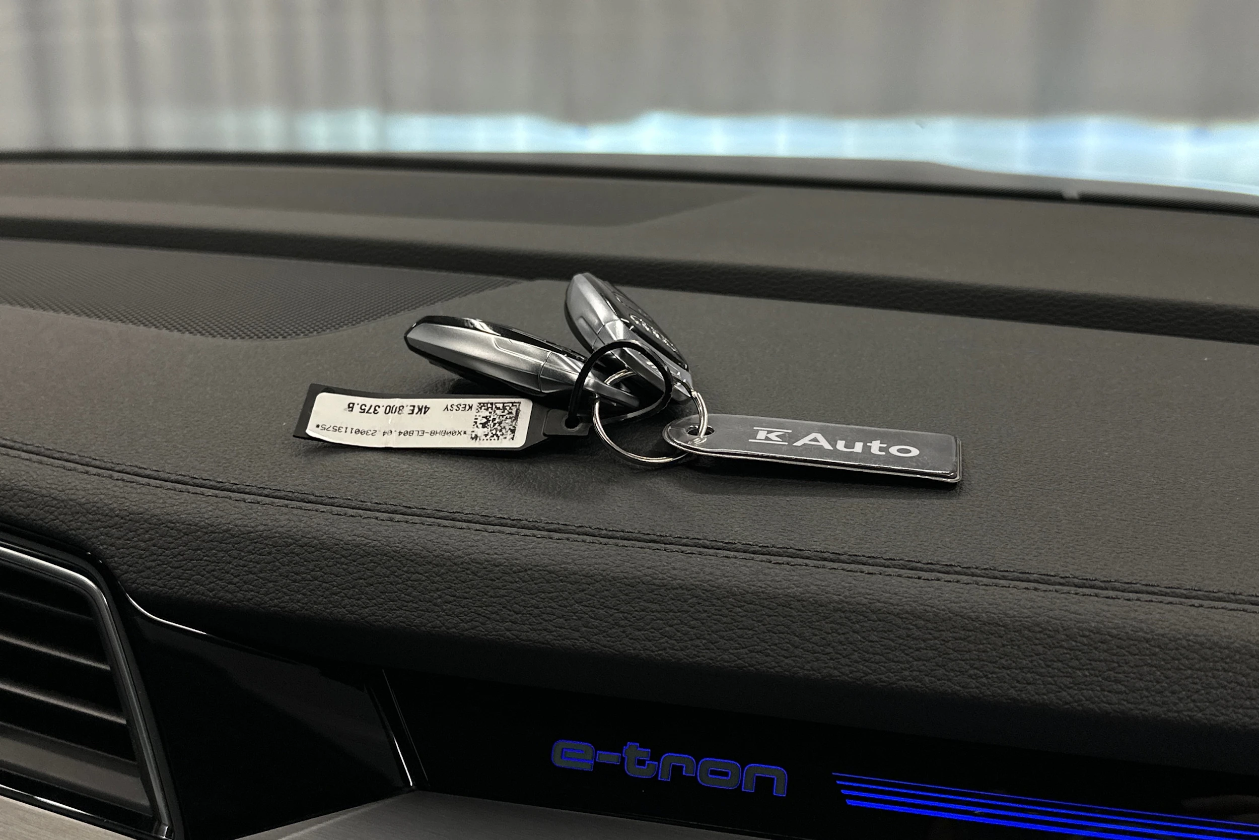 musta Audi Q8 e-tron 2024 kuva 29.