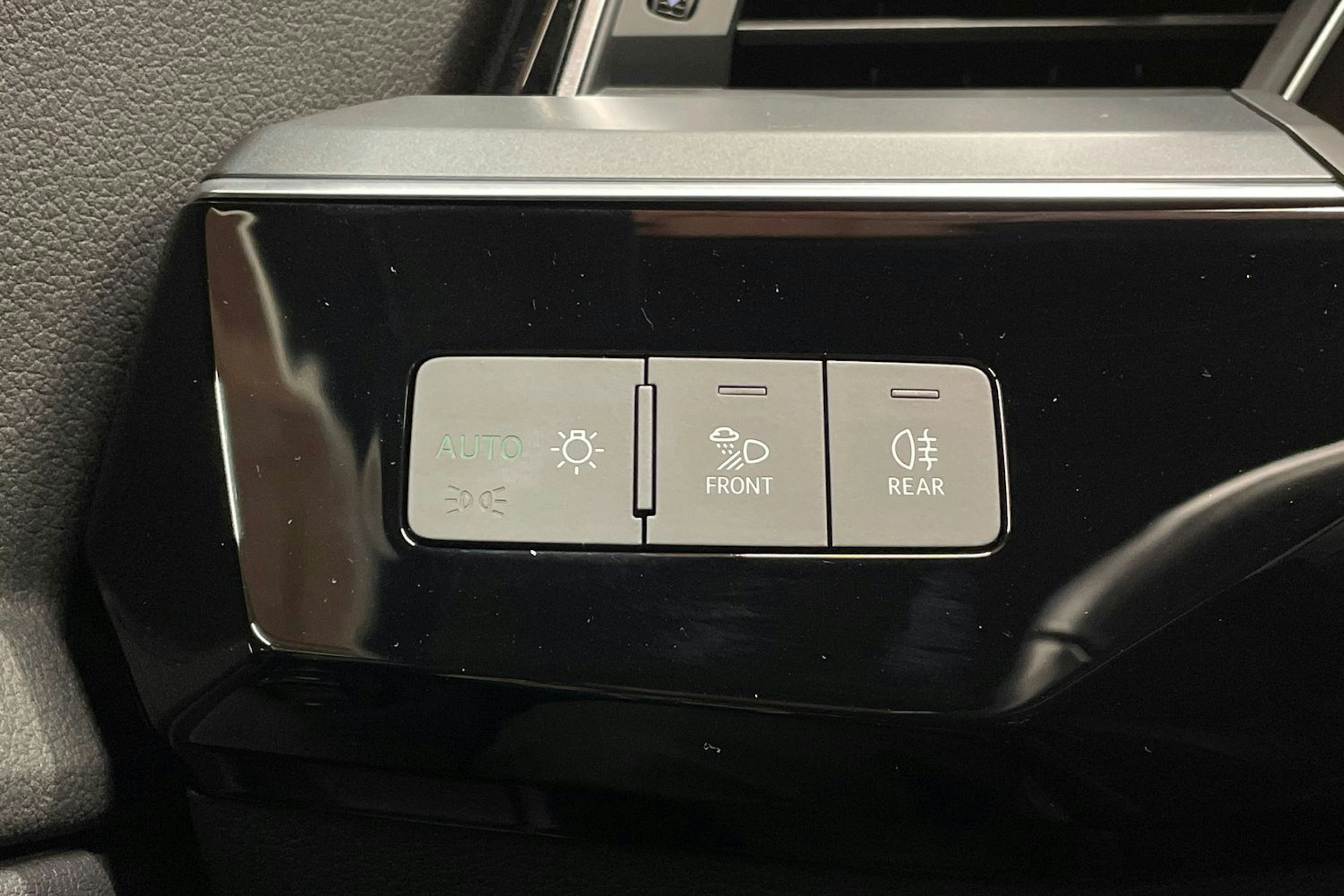 punainen Audi Q8 e-tron 2024 kuva 22.