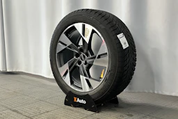 musta Audi Q8 e-tron 2024 kuva 10.