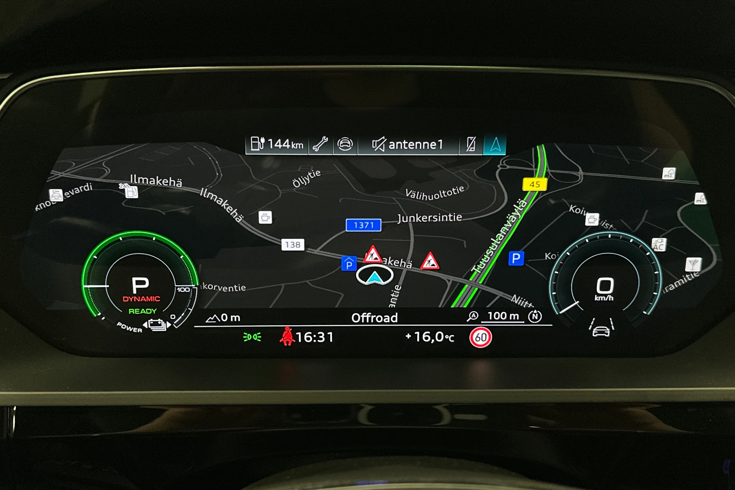 musta Audi Q8 e-tron 2024 kuva 22.