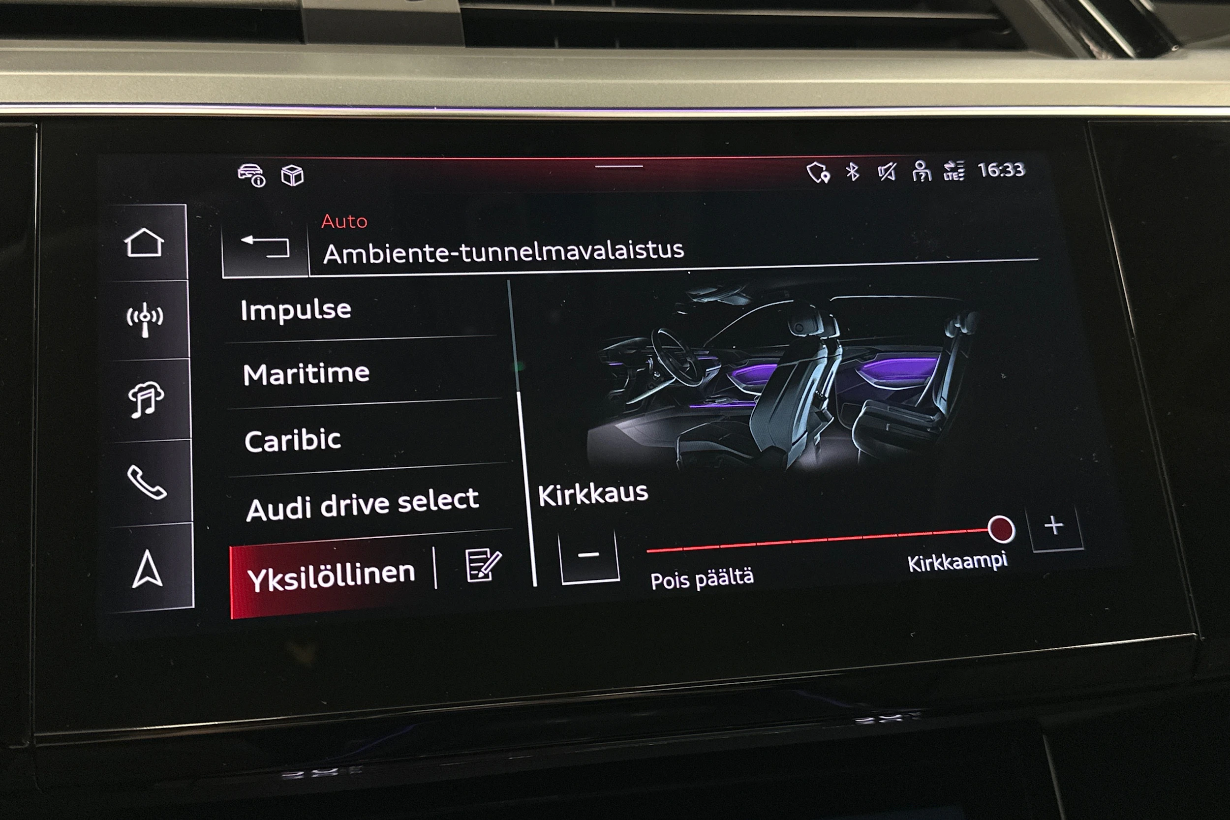 musta Audi Q8 e-tron 2024 kuva 29.