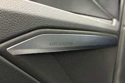 musta Audi Q8 e-tron 2024 kuva 35.