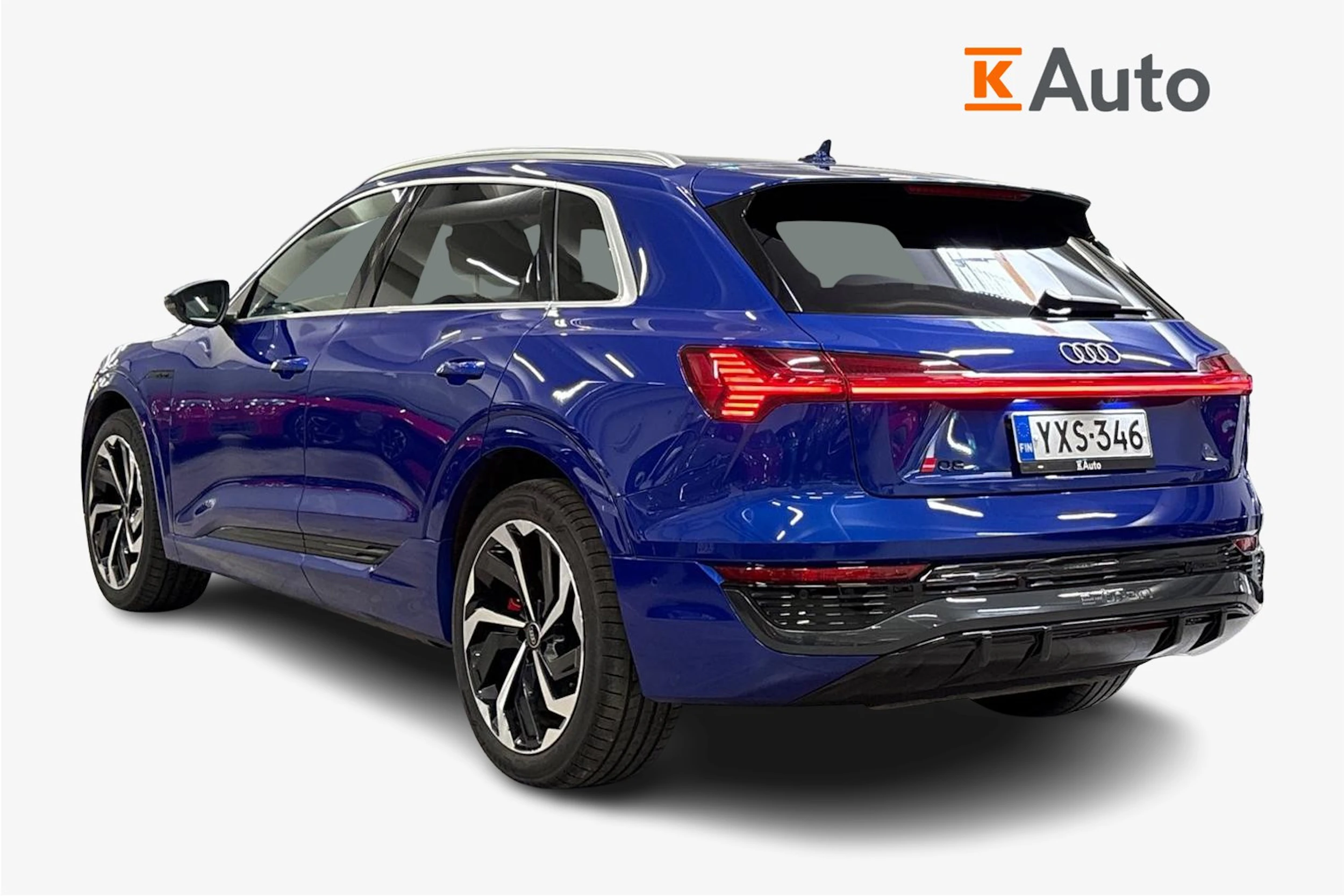 sininen Audi Q8 e-tron 2024 kuva 2.