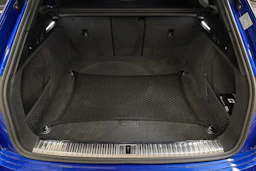sininen Audi Q8 e-tron 2024 kuva 16.